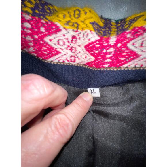 Quilted Ethnic Print Coat - Women's Size XL - Soft, Cozy, Warm & Pretty - Picture 9 of 11